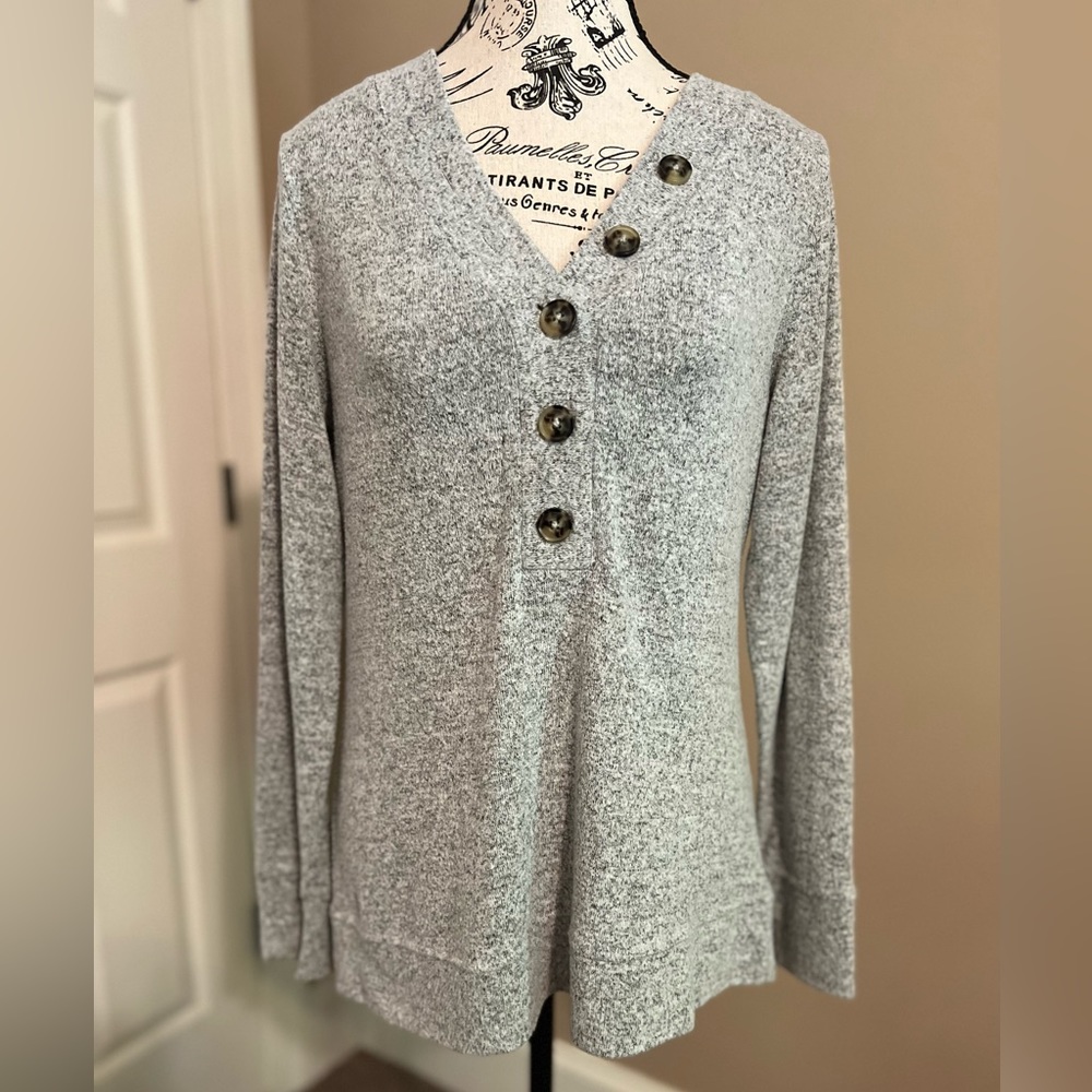 Gray top with buttons